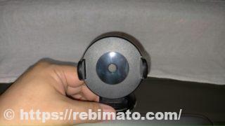 視界を遮らない下向き設置 車載ホルダー