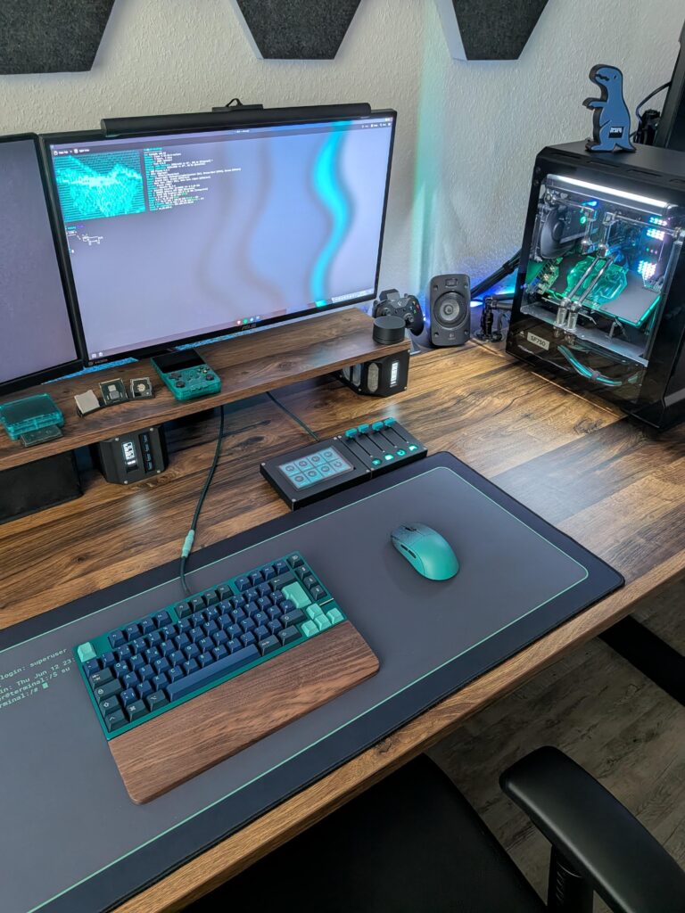 緑を基調としたゲーミングデスク