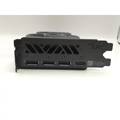 黒いIntel Arcグラフィックカード